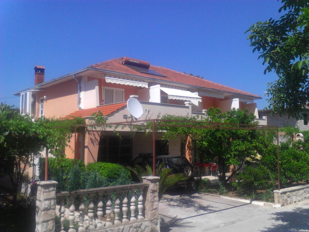 Apartments And Rooms Dobrila Jelsa  Luaran gambar