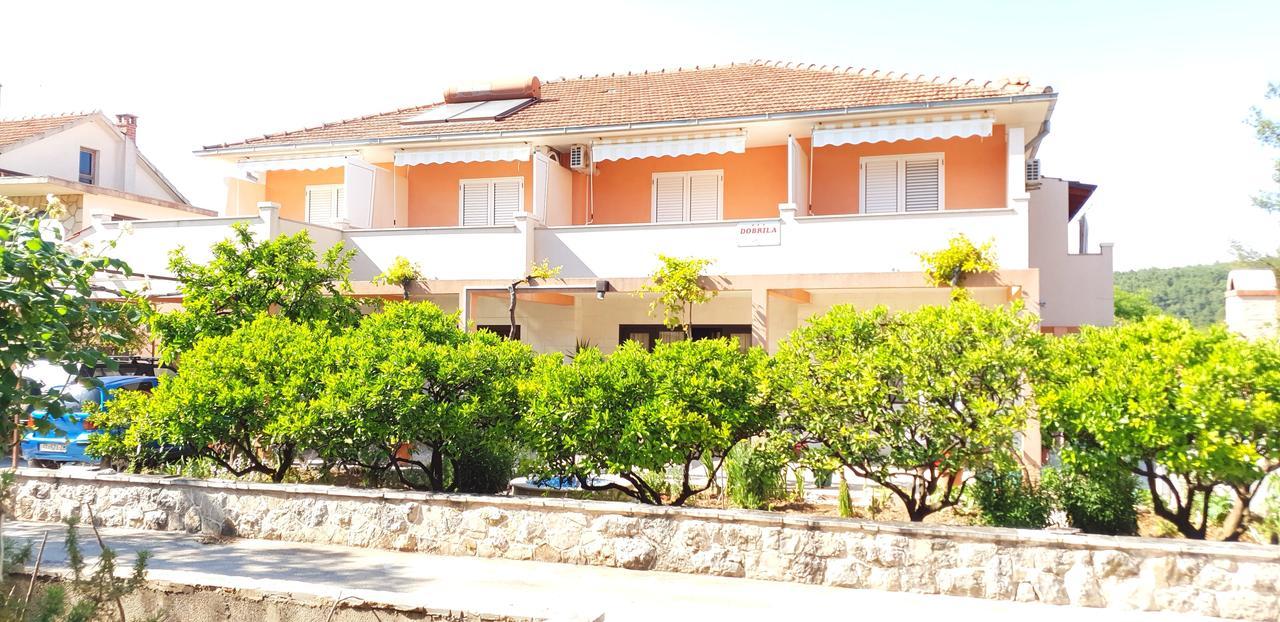 Apartments And Rooms Dobrila Jelsa  Luaran gambar