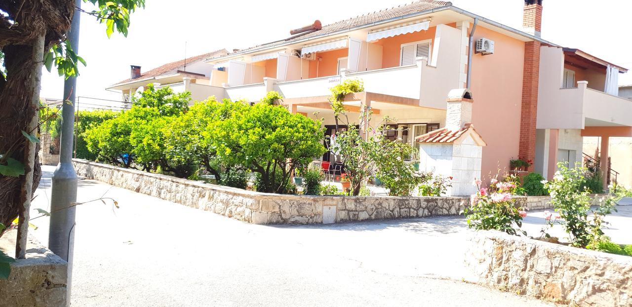 Apartments And Rooms Dobrila Jelsa  Luaran gambar