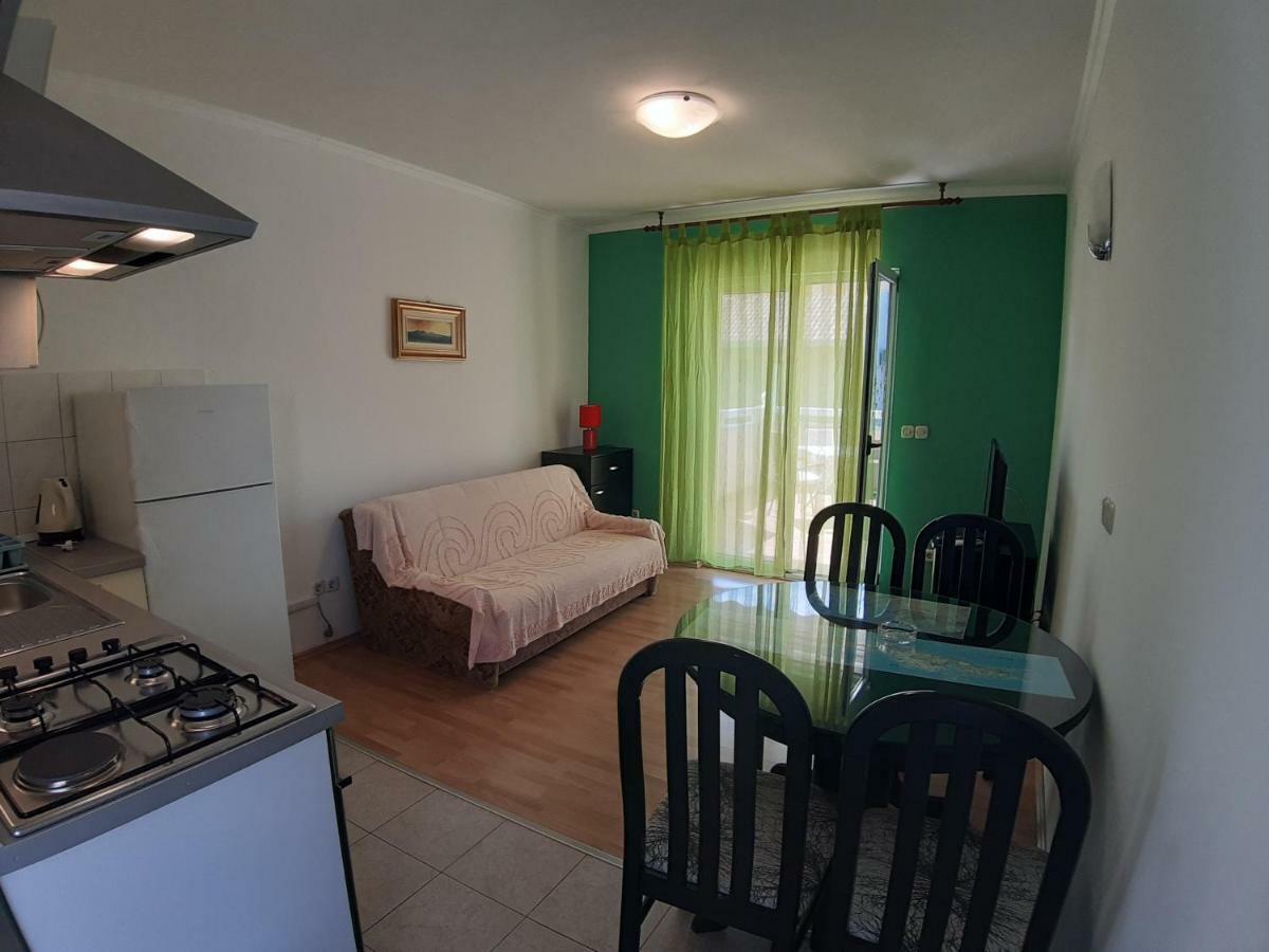 Apartments And Rooms Dobrila Jelsa  Luaran gambar