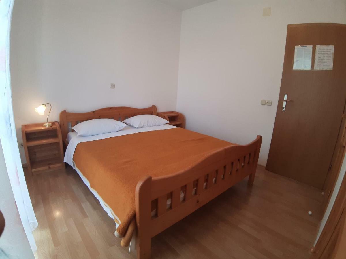 Apartments And Rooms Dobrila Jelsa  Luaran gambar