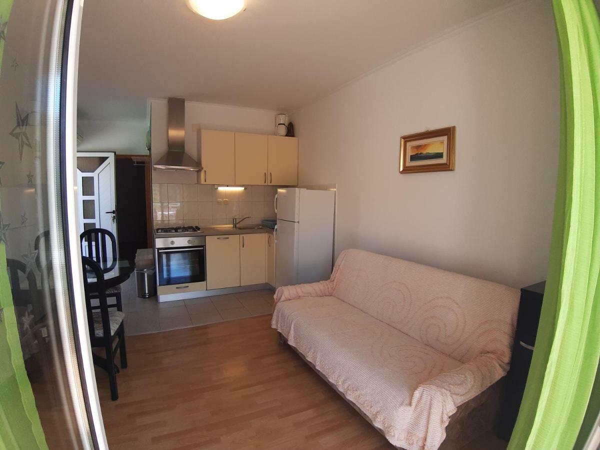 Apartments And Rooms Dobrila Jelsa  Luaran gambar