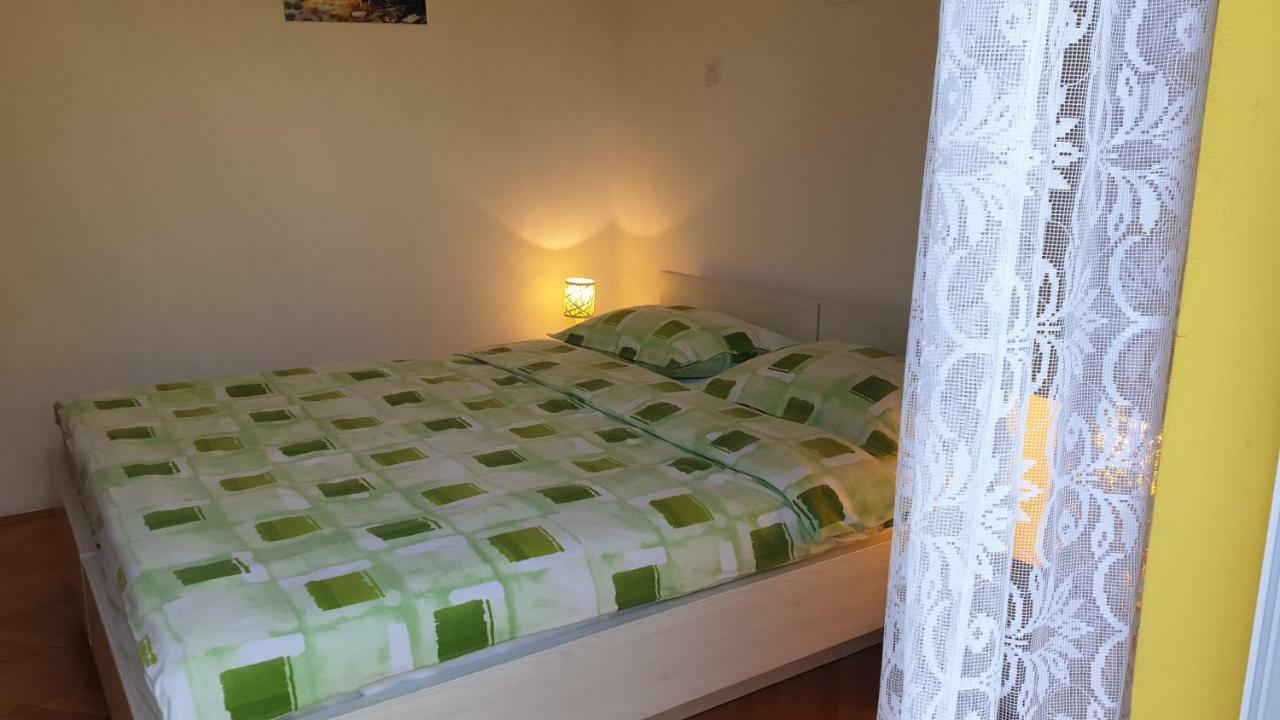 Apartments And Rooms Dobrila Jelsa  Luaran gambar