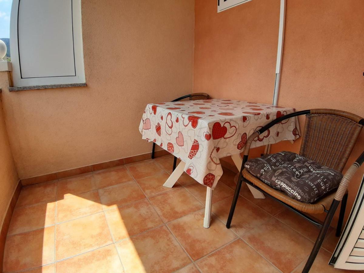 Apartments And Rooms Dobrila Jelsa  Luaran gambar